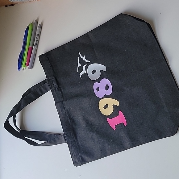 🎉HOST PICK🎉 Pop Lyric Tote Bag - Picture 2 of 4